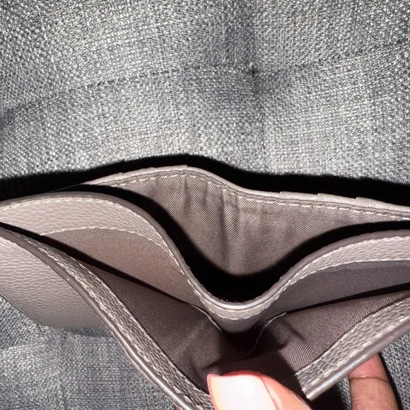 TORY BURCH McGraw Bi-fold wallet in Silver Maple (Grayish/Taupe) - Picture 8 of 10